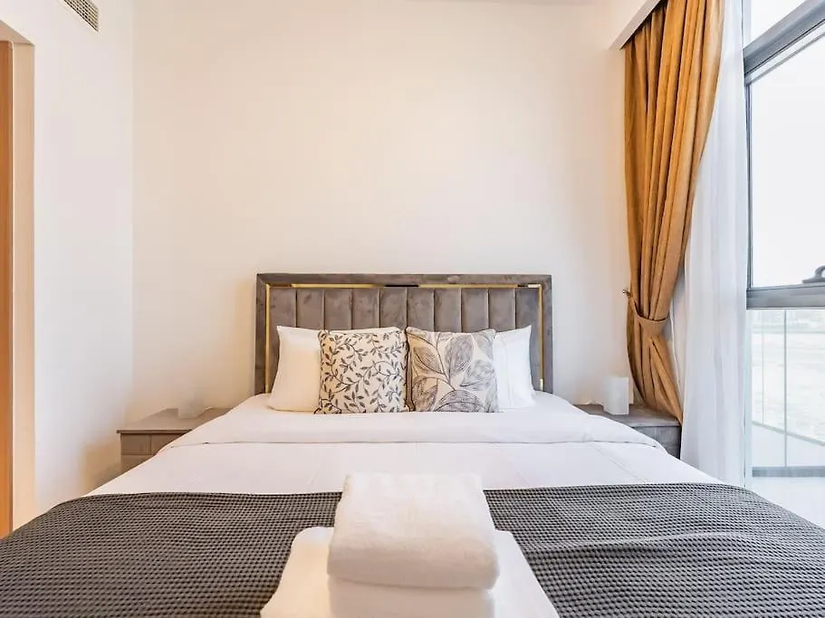 Luxury Meydan Escape Condo With City Views Dubai Daire