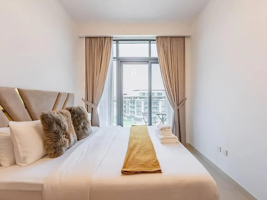 Luxury Meydan Escape Condo With City Views Dubai 0*,