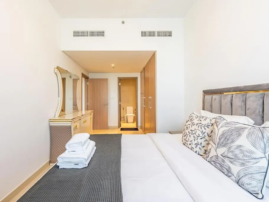 Luxury Meydan Escape Condo With City Views Dubai United Arab Emirates